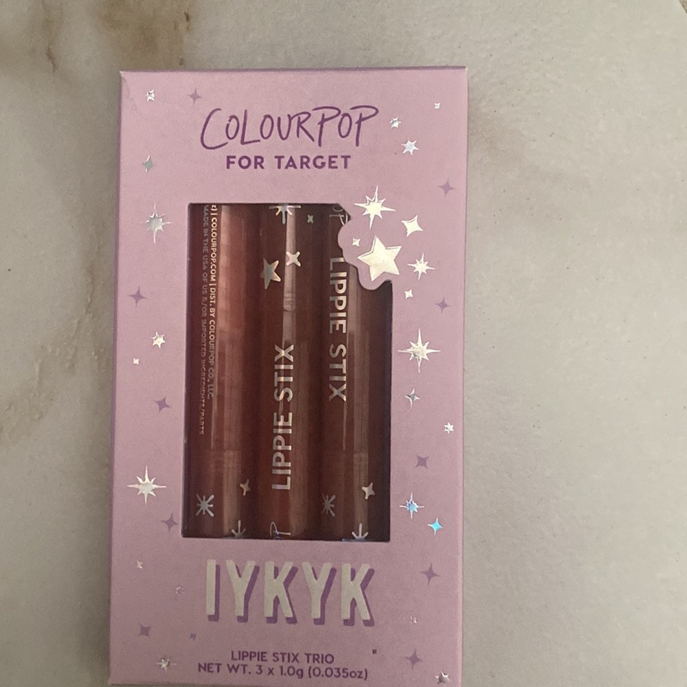 Colourpop iykyk
lippie stix® kit